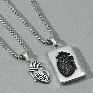 Set di 2 Collane Puzzle, Gioielli per Coppie, Collane con Cuore Anatomico, Regalo per Uomo, Catena in Acciaio Inossidabile, Ciondolo in Lega - Product Image 2