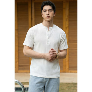 T-shirt Homme Col Henley Style <span class=keywords><strong>Old</strong></span> Money Été 2026 en Tissu Nuage Rayures Verticales Texturé Antibactérien Respirant - Product Image 2