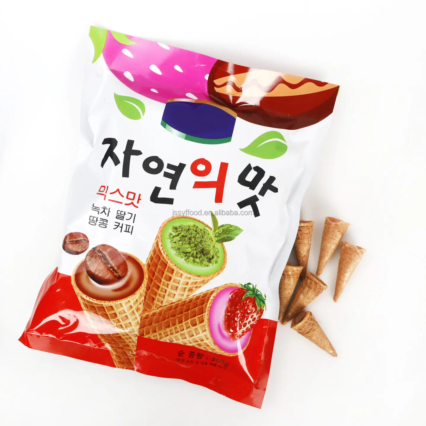 Snacks coréens personnalisés avec étiquettes personnelles, cône de crème glacée rempli de chocolat blanc fraise
