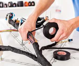 เทปพันสายไฟรถยนต์ <span class=keywords><strong>Tesa</strong></span> <span class=keywords><strong>51036</strong></span> ขนาด 9 มม.*25 ม. ผลิตจากผ้า PET ทนทานต่อการเสียดสี สำหรับเครื่องยนต์ยานยนต์ - Product Image 5