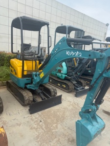 Mini-excavatrice sur chenilles d'occasion Kubota U17, 1,7 tonne, modèle japonais d'origine à braquage zéro, en bon état, petite excavatrice d'occasion. - Product Image 1