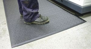 แผ่นรองกันล้า PVC สำหรับงานอุตสาหกรรม ขนาด 3'x60' - Product Image 4