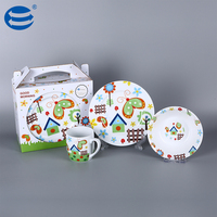 Vente chaude Ensemble de vaisselle en porcelaine pour enfants au design mignon d'animaux de dessin animé, sans danger pour le contact alimentaire, avec emballage en boîte de couleur