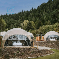 Tente igloo d'extérieur de luxe Couverture en PVC imperméable Maison dôme géodésique pour glamping Logo personnalisé Matériau du poteau en aluminium et fibre de verre