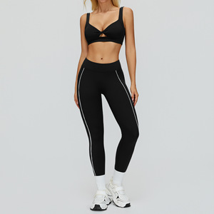 Ensemble <span class=keywords><strong>de</strong></span> <span class=keywords><strong>yoga</strong></span> deux pièces pour femmes, soutien-gorge à découpe torsadée sur le devant, <span class=keywords><strong>tenue</strong></span> athlétique taille haute avec tissu respirant, short <span class=keywords><strong>de</strong></span> <span class=keywords><strong>yoga</strong></span> - Product Image 2