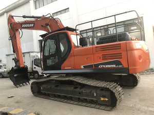 Excavatrice sur chenilles d'occasion DOOSAN DX225LC avec moteur puissant et moteur électrique inclus, certifiée CE ISO EPA EURO5 - Product Image 3
