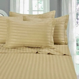 공장 아울렛 사용자 정의 침대 시트 소재 100% 폴리 에스터 고밀도 스트라이프 호텔 패브릭 롤 침구 세트 - Product Image 1