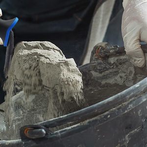 Outil de plâtrage professionnel à lame en acier au carbone à pointe arrondie, poignée ergonomique antidérapante - Product Image 5