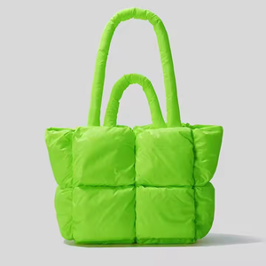 <span class=keywords><strong>Borsa</strong></span> a tracolla <span class=keywords><strong>trapuntata</strong></span> personalizzata in morbido tessuto in Nylon imbottita spaziosa <span class=keywords><strong>borsa</strong></span> a tracolla argento metallizzato nero lucido da donna - Product Image 3
