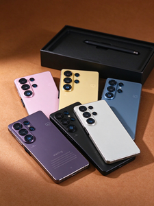 สมาร์ทโฟนรุ่นล่าสุด S26 Ultra 5G หน้าจอ HD 7.3 นิ้ว แรม 22GB ความจุ 2TB กล้อง AI 108MP ปลดล็อคด้วยลายนิ้วมือ ชาร์จเร็ว 100W รองรับซิมคู่ - Product Image 1