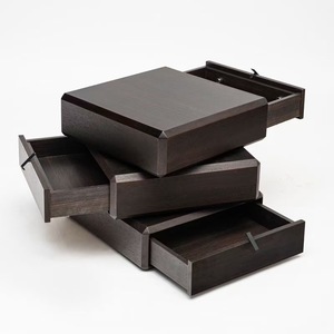 Mesita de Noche Giratoria Moderna y Minimalista de Madera Maciza de Nogal Ahumado con Acabado Negro Mate, Mueble de Almacenamiento para Dormitorio o Sala de Estar - Product Image 5