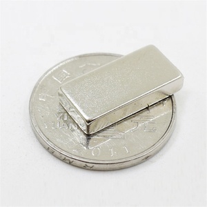 Puissant 20*10*3mm N52 Aimant personnalisé en <span class=keywords><strong>n</strong></span>éodyme Matériaux magnétiques Aimant N52 - Product Image 3