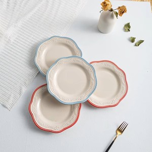 Plato de Porcelana Floral Ecológico de Estilo Encaje Francés Retro con Diseño en Relieve para Servir Desayuno y Postre en Casa - Product Image 1
