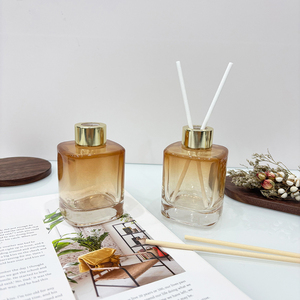 Diffusore di Fragranza <span class=keywords><strong>per</strong></span> la Casa 100ML in Elegante Bottiglia di Vetro, Profumo Personalizzato, Diffusore di Oli Essenziali con <span class=keywords><strong>Bastoncini</strong></span> in Rattan - Product Image 1