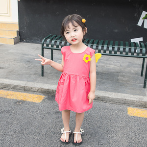 Marché de Vêtements en Gros : Robe sans Manches Colorée à Motifs Fantaisistes et Décoration Ailes pour Petites Filles - Product Image 3