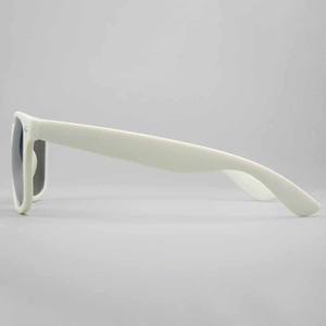 แว่นกันแดด CE สำหรับเดินกลางแจ้ง UV400เลนส์ PC สีเขียวน้ำเงิน/แดง/ม่วงเคลือบยางสีขาว - Product Image 4