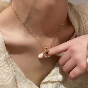 Collar con Proyección de Personalidad de Moda en 100 Idiomas Te Amo, Collar de Estrella y Luna, Regalo de Joyería para el Día de San Valentín - Product Image 5