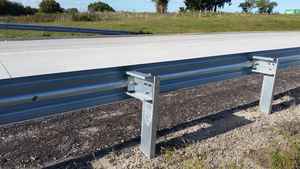 2024 Fabricante Highway Traffic Road <span class=keywords><strong>Safety</strong></span> Reflector Precios W <span class=keywords><strong>Beam</strong></span> Post <span class=keywords><strong>Guardrail</strong></span> - Product Image 5
