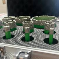 Foret diamanté 38mm 1-1/2 brasé sous vide avec cannelures de coupe efficaces pour les carreaux de granit, de quartz et de porcelaine, matériaux durs