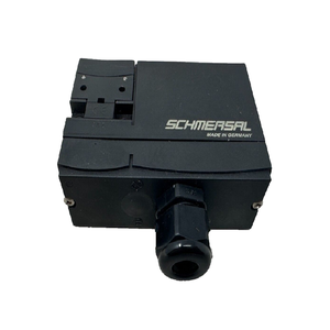 Nuevo Interruptor de Seguridad con Bloqueo Solenoide MT-Schmersal AZM 170-02ZRK 24VAC/DC, 2NC 30N, Retención, IP67 - Product Image 3