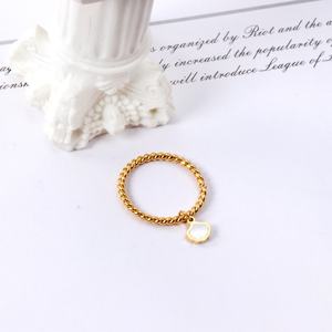 Anillo de Acero Inoxidable Chapado en Oro de 18K, Impermeable, con Colgante de Concha, Banda Trenzada, Anillos de Moda para Mujer, Estilo Boho - Product Image 3