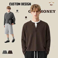 T-shirt Henley Homme Manches Longues Effet Superposé 280G Polyester Riche Couleur Unie Épaules Tombantes Coupe Ample Automne Deux Couleurs