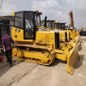 Bulldozer sobre orugas Caterpillar D5H usado con bomba original Tractor de oruga a precio de venta - Product Image 6