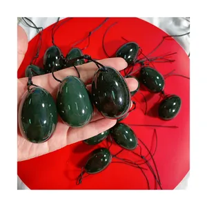 Venta al por mayor de alta calidad Natural Fengshui nefrita Jade energía masajeador huevos cristal Yoni huevo para regalo