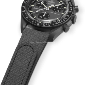 Bracelet en caoutchouc SparkTime Luxury 20 mm de style FKM avec texture lunaire 3D, étanche et ajustement universel pour chronographe de la série S - Product Image 1