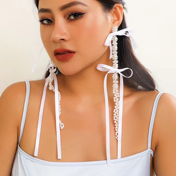 Gioielli orecchini con nappe in tessuto a nastro colorato lungo orecchini personalizzati con fiore di perline di cristallo di perle con fiocco per le donne