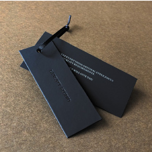 Etiqueta colgante de tarjeta negra personalizada, etiqueta de ropa con estampado láser, etiqueta colgante de ropa con logotipo de marca en relieve - Product Image 2