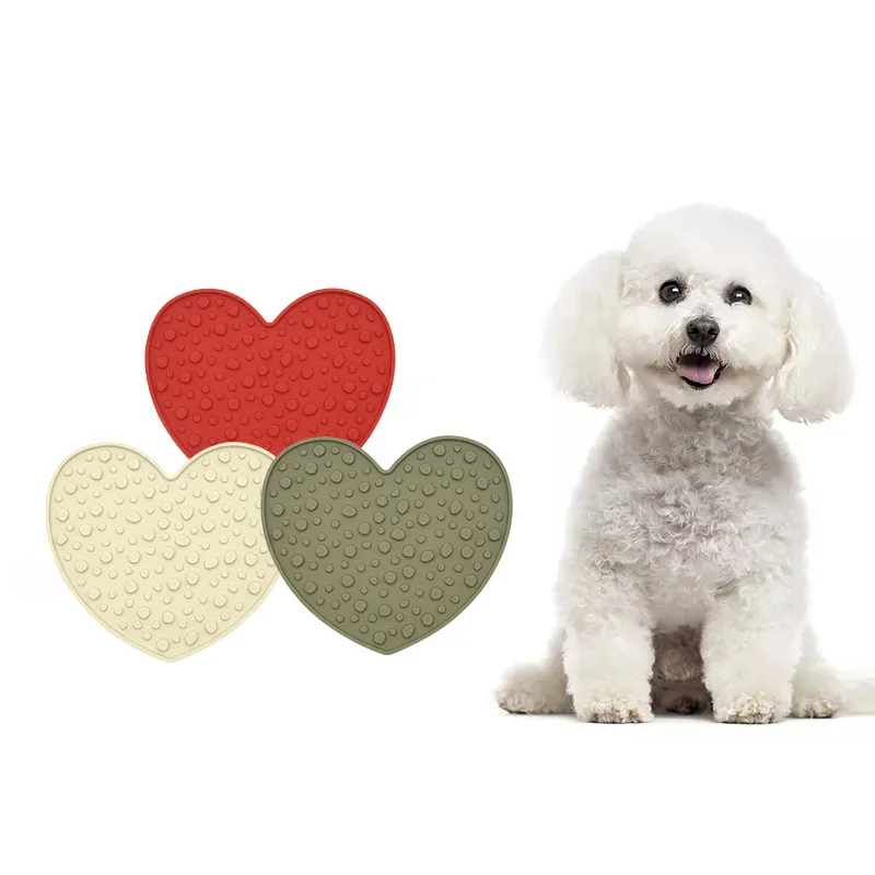 New Pet Slow Food Pad Suction Cups Non Toxic Food Grade Heart Shape Silicone Pet Dog Lick Mat