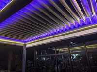 Système de gazebo à toit pliant amovible Ouverture motorisée étanche Fermeture à persiennes en aluminium Toit de pergola rétractable électrique