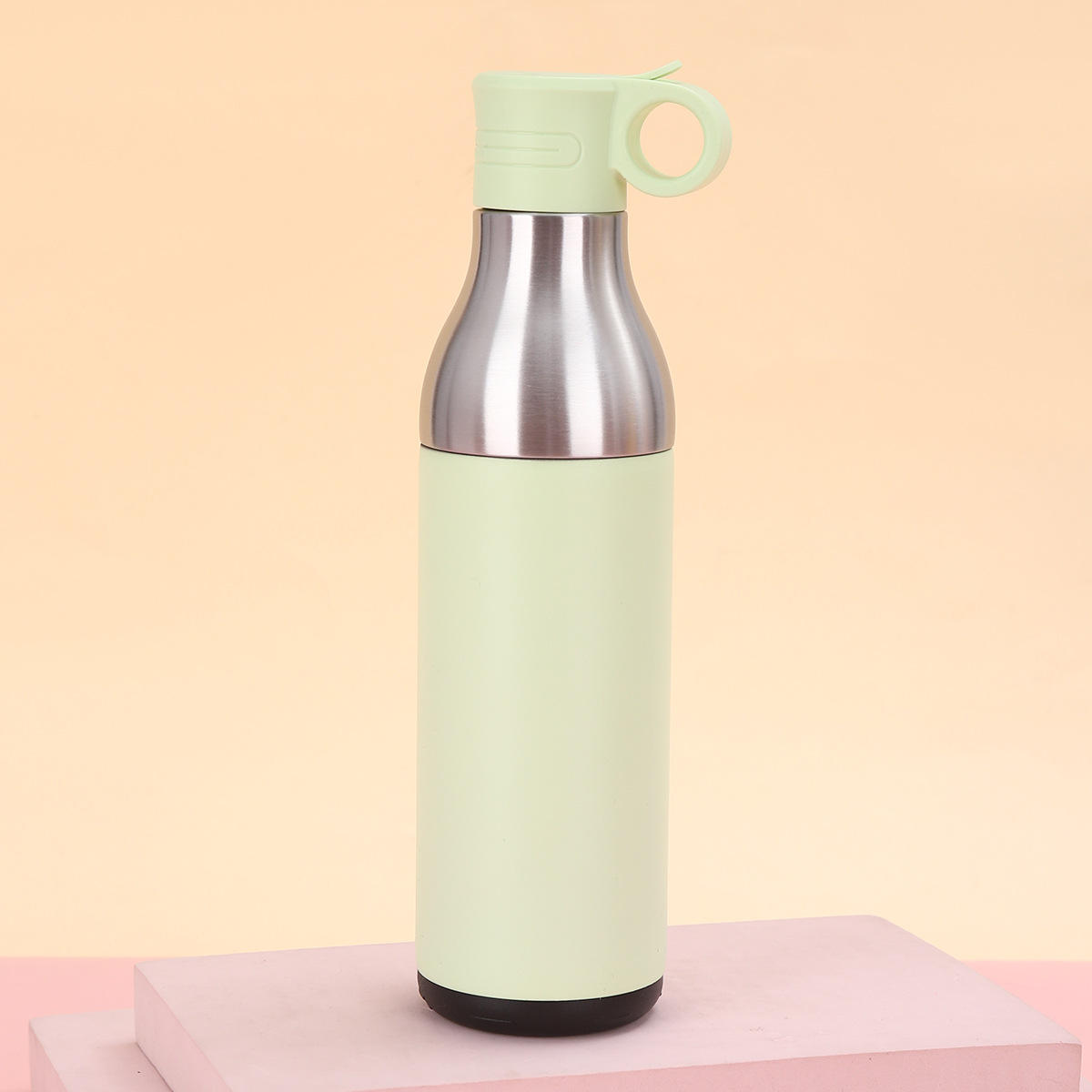 สีเขียวอ่อน