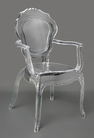 Chaise transparente en cristal