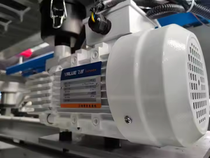 Máquina Biseladora de Vidrio de 9 Ejes, Equipo de Procesamiento de Aislamiento Térmico con Construcción de Aluminio y Potencia de 19KW - Product Image 3