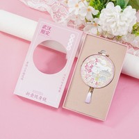 Miroir de maquillage portable double face avec poignée en métal style pivoine chinoise, pompon, cadeau culturel créatif touristique