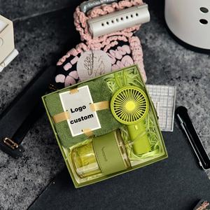 Juego de Regalo Promocional Personalizado al por Mayor, Caja de Regalo de Cuero Hecha a Mano, <span class=keywords><strong>Regalos</strong></span> de Lujo Modernos para Negocios, Año Nuevo <span class=keywords><strong>y</strong></span> Navidad - Product Image 2