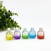 10ml suspendu couleur rhomboïque voiture bouteille de parfum huile essentielle diffuseur bouteille en verre voiture désodorisant bouteille avec couvercle en bois