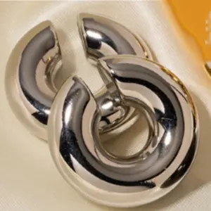 Proveedor de Jinyuan, pendientes de aro circulares abiertos, pendientes de acero inoxidable sin agujeros, pendientes circulares con clip