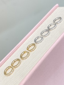 Lerca Boucles d'oreilles créoles miniatures en <span class=keywords><strong>cartilage</strong></span> avec diamant naturel 0,15 ct, en <span class=keywords><strong>or</strong></span> 18 carats, petites boucles d'oreilles Huggie empilables, bijoux fins pour le quotidien - Product Image 2