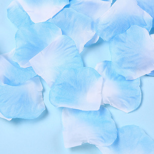 กลีบกุหลาบประดิษฐ์สีแดง ของตกแต่งงานแต่งงาน ของขวัญสำหรับคู่รัก - Product Image 2