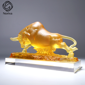 Exquisite Kristall-Bullen-Skulptur mit Farbverlauf, handgefertigte Tierdruck-Reliefschnitzerei, Ochsen-Figur, künstlerisches Feng-Shui für Zuhause und Büro - Product Image 3