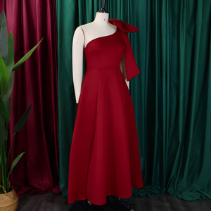 Abito da festa da donna taglie forti, nuovo modello alla <span class=keywords><strong>moda</strong></span> con spalla asimmetrica e fiocco, vestito ampio a balze - Product Image 6