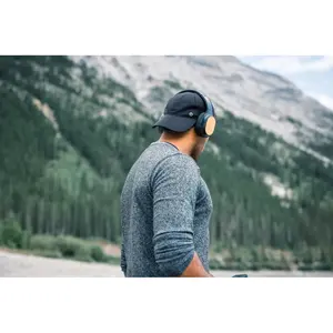 Audífonos inalámbricos Elite RCS de bambú, dispositivos sostenibles - Product Image 2