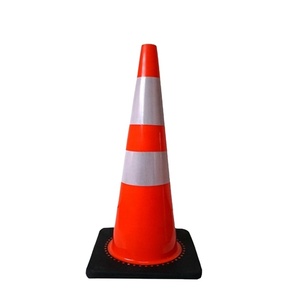 กรวยจราจรแบบยืดหยุ่น PVC สะท้อนแสงเพื่อความปลอดภัยบนถนนขนาด 700 มม. - Product Image 1