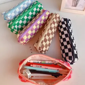 Cute Styling Checkerboard Knitted Cosmetic Zipper Bag Sleeve Pouch Contrasting Wool Plaid Wool Pencil Case Holder