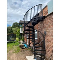 Escalier en colimaçon moderne en acier inoxydable 304 avec structure et garde-corps en acier