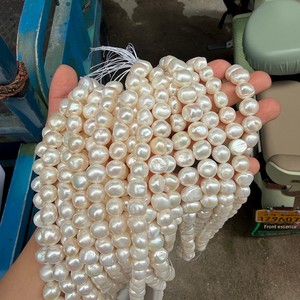 <span class=keywords><strong>Perle</strong></span> Barocche Grandi Senza Nucleo da 10-12mm con Forme Naturali Irregolari, Lunghezza Circa 38cm, Circa 32 Pezzi - Product Image 2