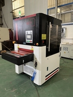 Machine à débavurer les bords de tôles en CNC SR-TECH avec une puissance de 20 kW pour l'élimination des bavures sur les plaques métalliques et la finition des bords arrondis